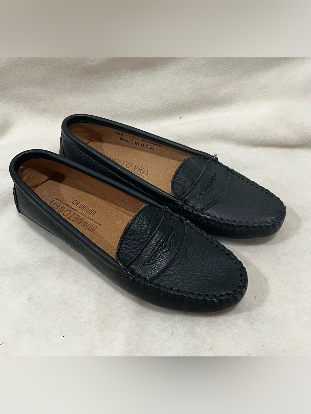 Vintage Minnetonka Women’s Leather Driving Moccasin in Black Size 7 NWOT